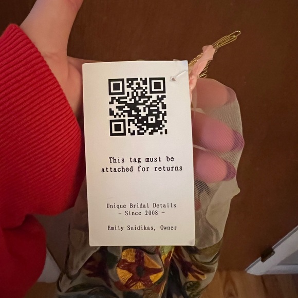 Colorful Embroidered Floral Veil - Picture 6 of 6